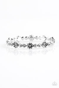 Daffodil Diva - White