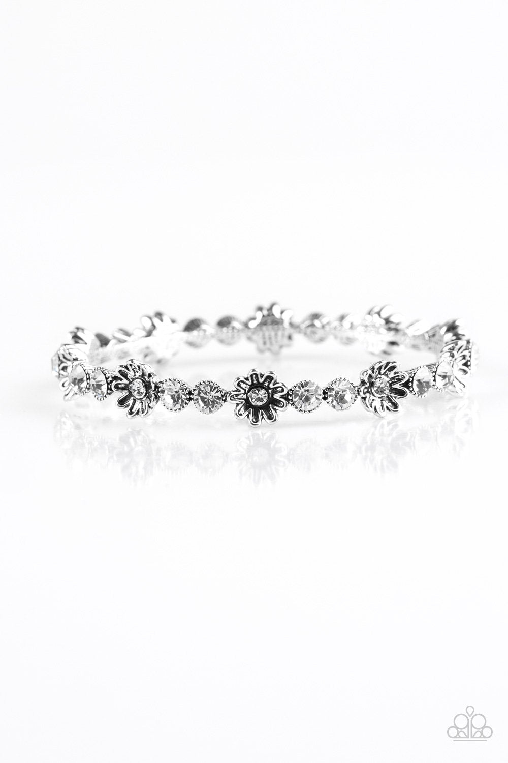 Daffodil Diva - White