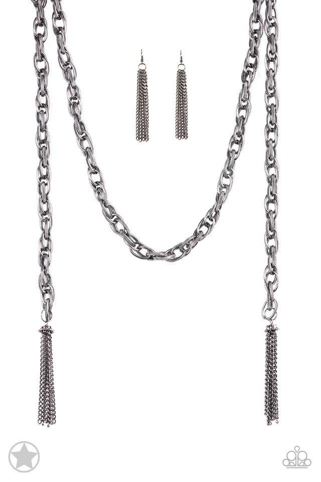 Paparazzi Necklace Blockbuster - SCARFed for Attention - Gunmetal