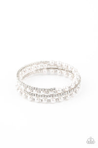 Paparazzi Bracelet LOP Dec 2020 ~ Starry Strut - White