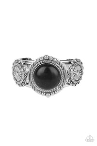 Mojave Motif - Black - Paparazzi Bracelet Image